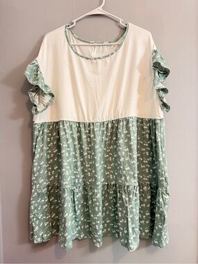 NWOT Emerald Babydoll Top